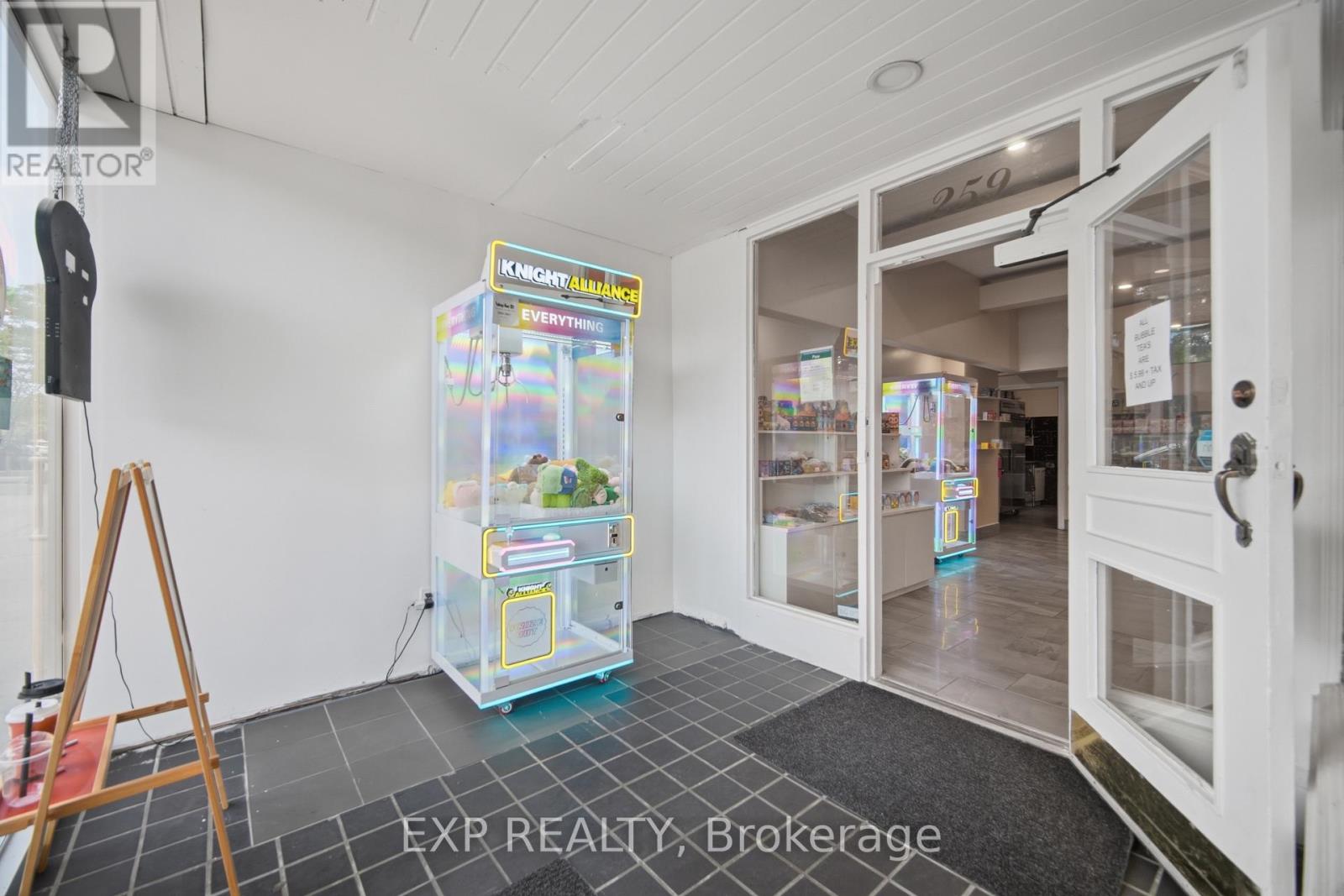 Business Opportunity in Mississauga (Port Credit) 5