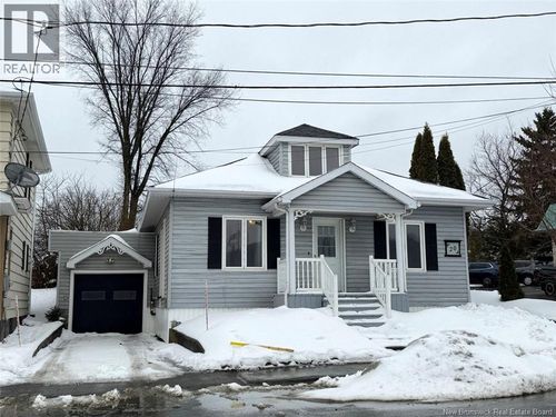 20 De L'École-Cormier St, Edmundston, NB, E3V1X6 | Card Image