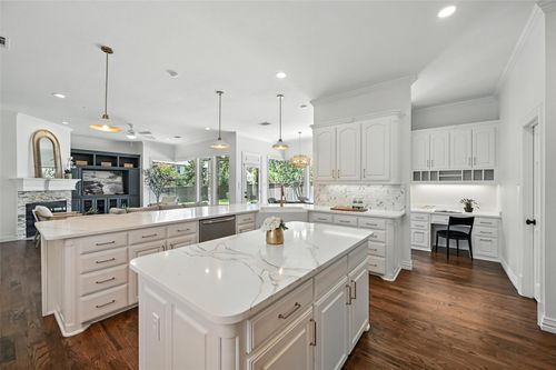 350 Silverwood Cir, Southlake, TX, 76092-8557 | Card Image