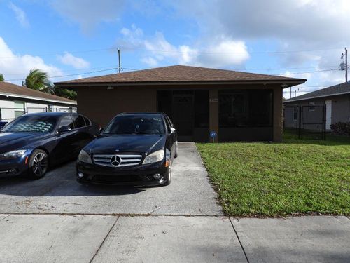 2764 Nw 1st Ct, Pompano Beach, FL, 33069-2501 | Card Image