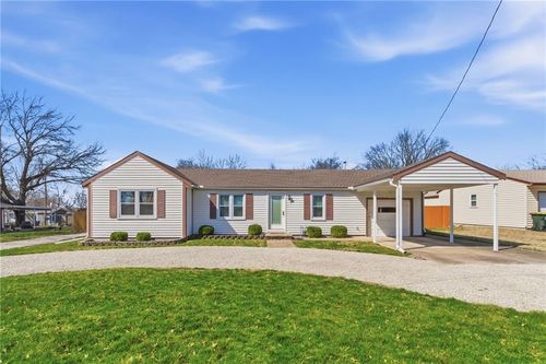 409 S Madison St, Spring Hill, KS, 66083-8920 | Card Image