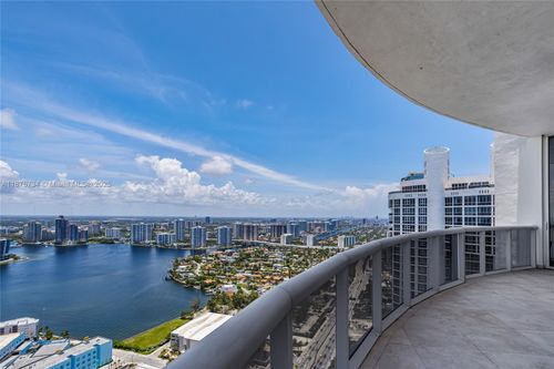 5401-18101 Collins Ave, Sunny Isles Beach, FL, 33160-3130 | Card Image