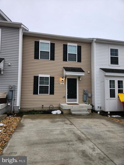 24 Orchard Green Dr, CHARLES TOWN, WV, 25414-2703 | Card Image