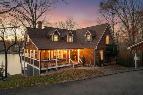 775 Long Island Dr, Moneta, VA, 24121-1933 | Card Image