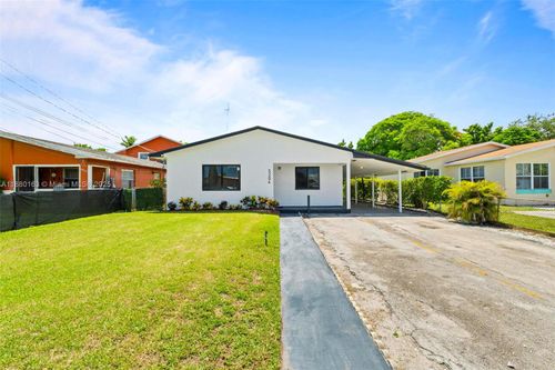 5204 Sw 19th St, West Park, FL, 33023-3165 | Card Image