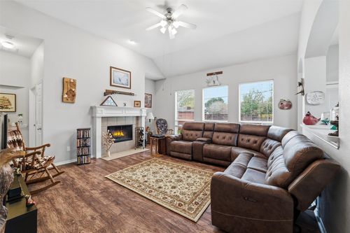 304 Briar Cove Cir, Red Oak, TX, 75154-6546 | Card Image