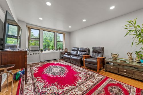 3c-18-35 Corporal Kennedy St, Bayside, NY, 11360-1426 | Card Image