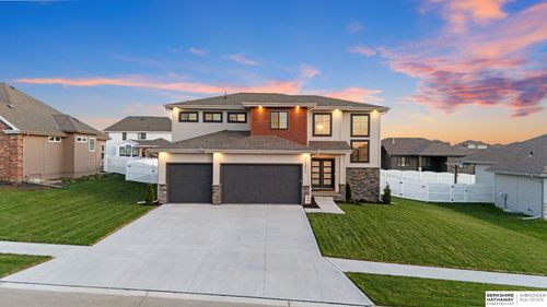 11511 Cooper St, Papillion, NE, 68046-5011 | Card Image