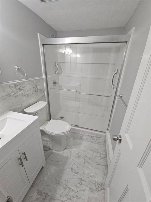 a8-15 Davis Rd, Acton, MA, 01720-4712 | Card Image