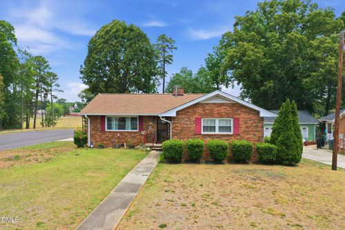 500 Oakwood Ln, Graham, NC, 27253-3220 | Card Image