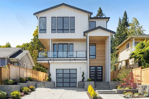 6833 36th Ave Ne, Seattle, WA, 98115-7429 | Card Image