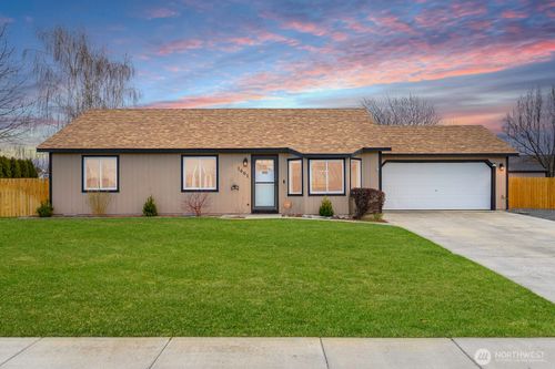 1401 S Hamilton Rd, Moses Lake, WA, 98837-8881 | Card Image