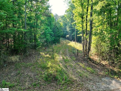 13 Cody Ln, Fountain Inn, SC, 29644-9227 | Card Image