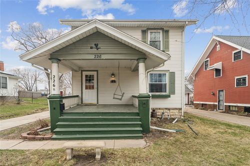 226 Johnson Ave Nw, Cedar Rapids, IA, 52405-4862 | Card Image
