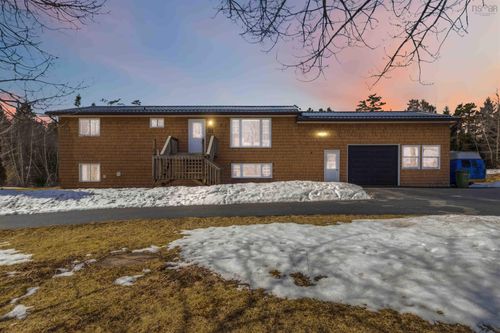 18 Charleswood Dr, Windsor Junction, NS, B2T1G3 | Card Image
