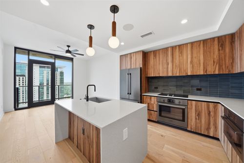 3707-84 East Avenue, Austin, TX, 78701 | Card Image