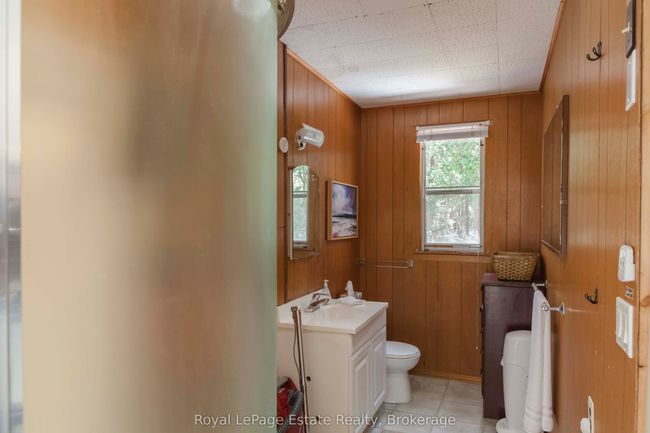 704 York Ave, House other with 3 bedrooms, 1 bathrooms and 6 parking in Sauble Beach ON | Image 28
