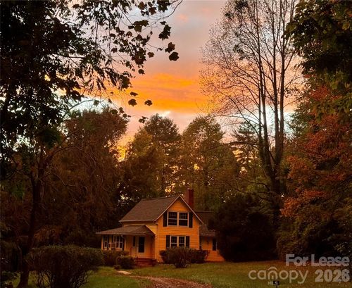 85 Pennwood Lane, Hendersonville, NC, 28739 | Card Image