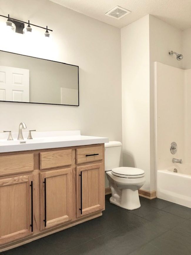 UNIT-1304 - 811 Burr Oaks Dr, Condo with 2 bedrooms, 3 bathrooms and null parking in West Des Moines IA | Image 16
