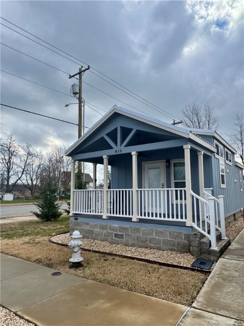 816 E Linden St, Rogers, AR, 72756-6112 | Card Image