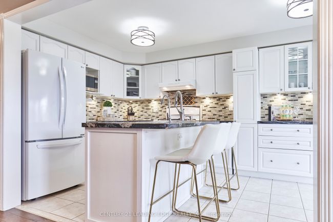 31 Aster Cres, House other with 3 bedrooms, 4 bathrooms and 2 parking in Whitby ON | Image 15