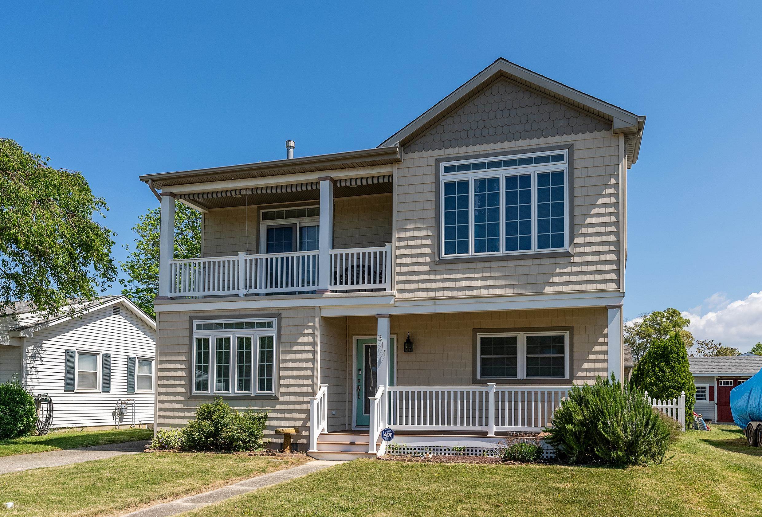 Hollywood Ave, Villas, NJ 08251