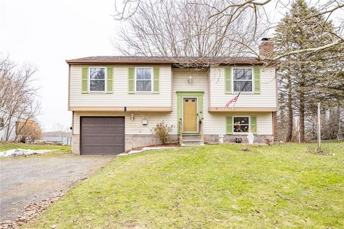 3248 Dayspring Rdg, Walworth, NY, 14568-9566 | Card Image