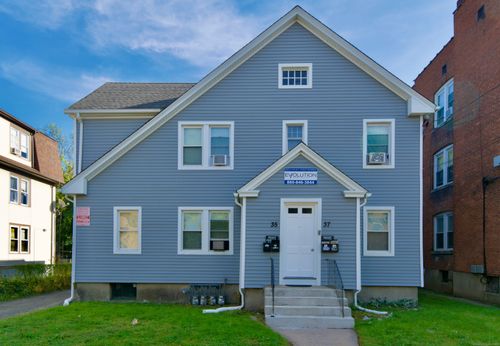 35 Clifford St, Hartford, CT, 06114-1718 | Card Image