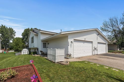 1538 Mcintosh Cir, Shakopee, MN, 55379-8270 | Card Image