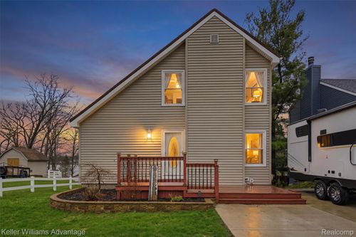 3555 Junior, Pinckney, MI, 48169-8522 | Card Image