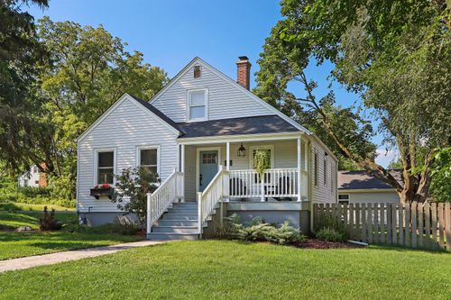 70 Olive St, Williams Bay, WI, 53191-9575 | Card Image