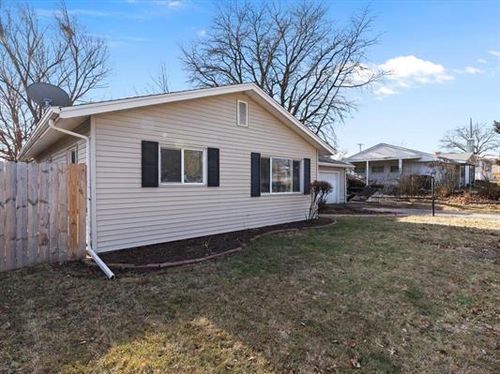 1833 W Kimberly Rd, Davenport, IA, 52806-4744 | Card Image