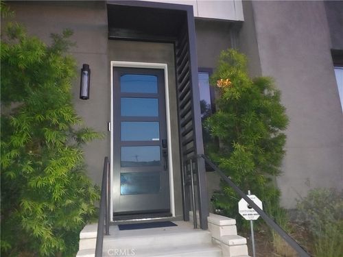 275 W 8th St, San Pedro, CA, 90731 | Card Image