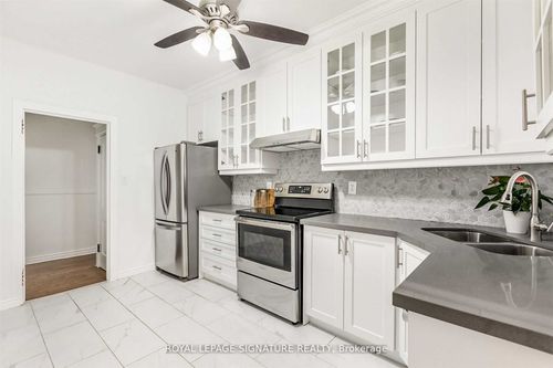 419 Crawford St, Toronto, ON, M6G3J7 | Card Image