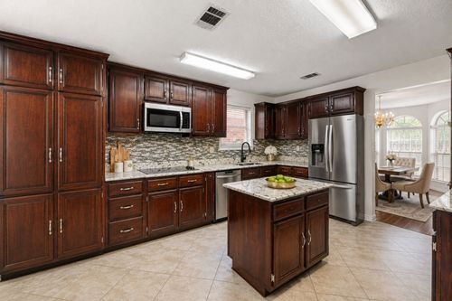 1521 Curtis Ln, Cedar Hill, TX, 75104-1335 | Card Image