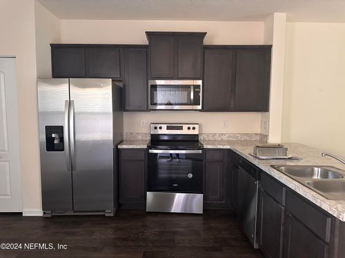 8095 Echo Springs Rd, Jacksonville, FL, 32256-0290 | Card Image