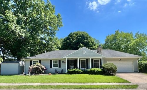 1219 Royal Oaks Dr, Davenport, IA, 52806-4328 | Card Image