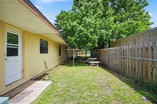 909 Kanawha St, Melbourne, FL, 32901-5254 | Card Image