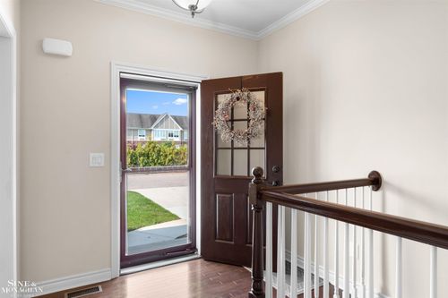 32 River Ln, Grosse Pointe Woods, MI, 48236-0018 | Card Image