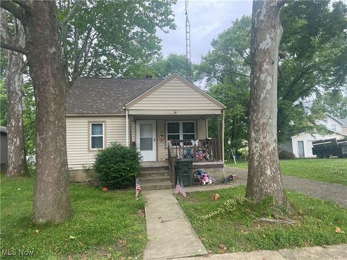 429 Gobel Ave Ne, Canton, OH, 44704-2147 | Card Image