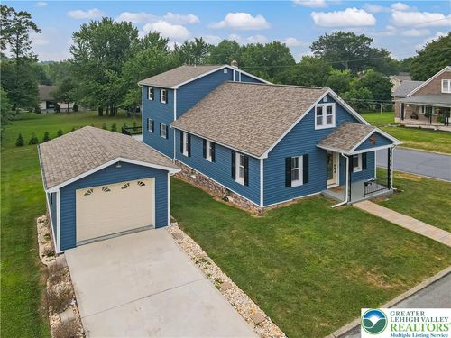203 E Center St, WIND GAP, PA, 18091-1223 | Card Image