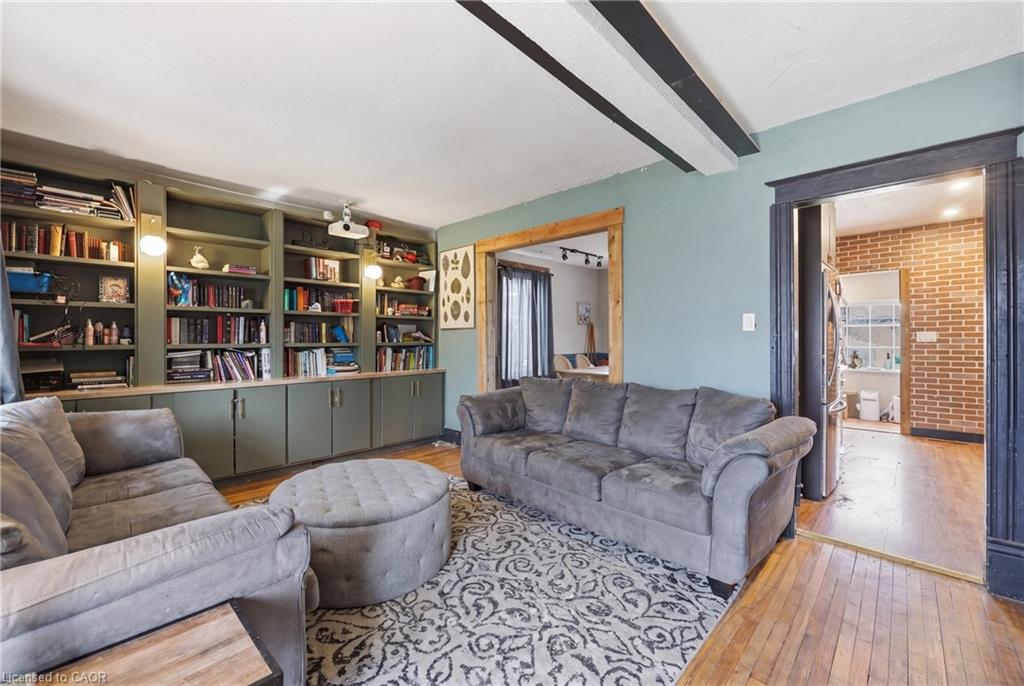 Residential in Welland 5
