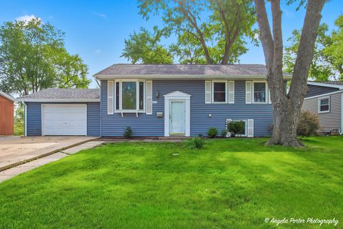 410 Willow Rd, Wauconda, IL, 60084-2820 | Card Image