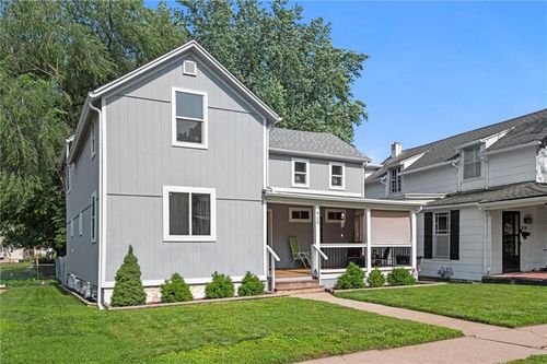 915 4th Ave, Leavenworth, KS, 66048-3219 | Card Image