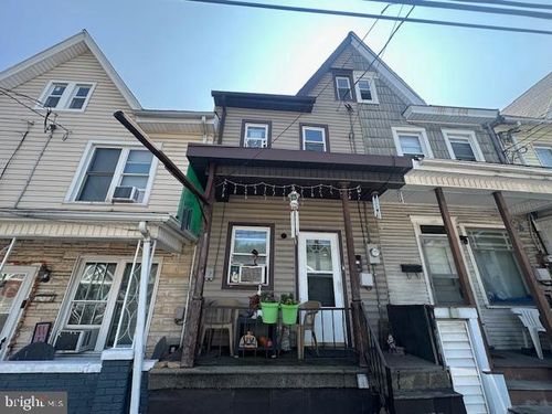 144 W Girard St, MOUNT CARMEL, PA, 17851-1012 | Card Image