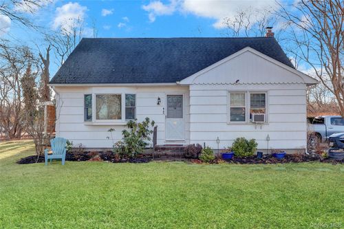 10 Eastport Manor Rd, Eastport, NY, 11941-1412 | Card Image