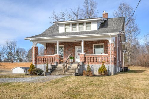 132 Christiansburg Pike Ne, Floyd, VA, 24091-3742 | Card Image