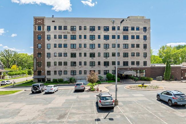 The large parking lot is great for 2nd vehicles and guests. Plenty of free and easy parking. | Image 39