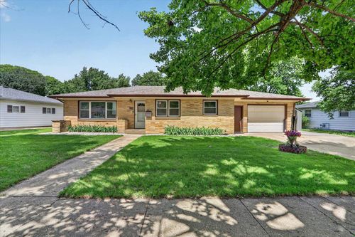 1030 Harmony Cir Sw, Janesville, WI, 53545-2012 | Card Image
