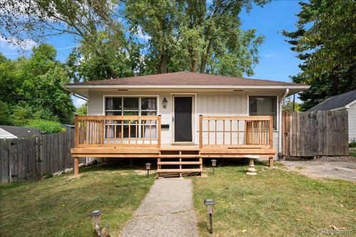 112 W Strathmore Ave, Pontiac, MI, 48340-2774 | Card Image